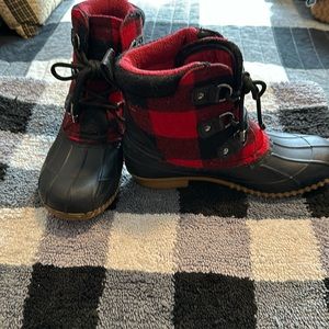 Tommy Hilfiger Snow and Mud Boots!